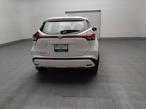 Used 2021 Nissan Kicks S FWD image 7