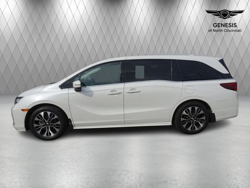 Used 2025 Honda Odyssey Elite image 2