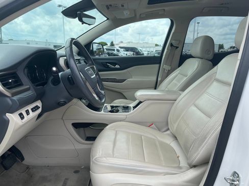 Used 2020 GMC Acadia Denali w/ Technology Package FWD image 14