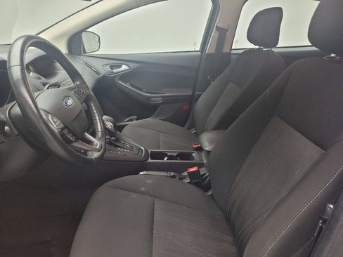 Used 2018 Ford Focus SE w/ Cold Weather Package FWD image 17