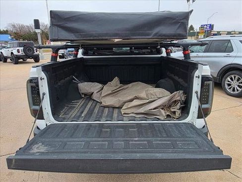 Used 2018 Chevrolet Colorado ZR2 image 9