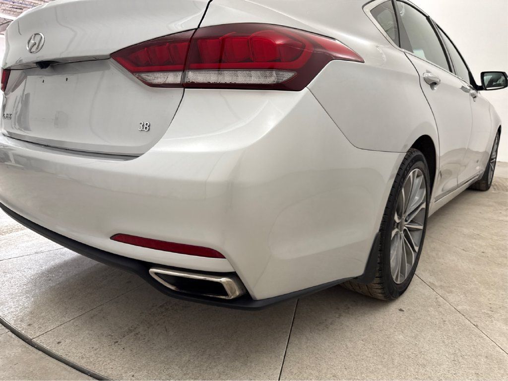 Used 2015 Hyundai Genesis 3.8 w/ Option Group 02 RWD image 20