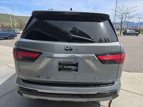 Used 2023 Toyota Sequoia Capstone AWD/4WD image 5