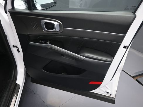 Certified 2023 Kia Sorento SX image 40