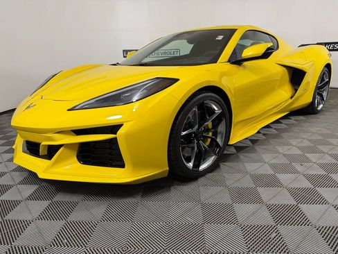 Used 2026 Chevrolet Corvette Z06 w/ Chrome Exterior Badge Package image 2