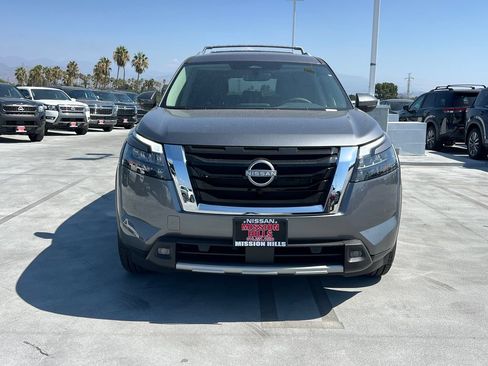New 2026 Nissan Pathfinder SL FWD image 9