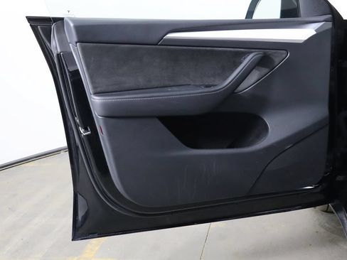 Used 2023 Tesla Model Y Performance AWD/4WD image 17