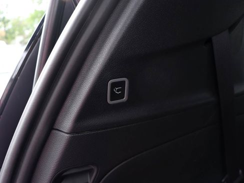 Used 2025 Chrysler Pacifica Select FWD image 54
