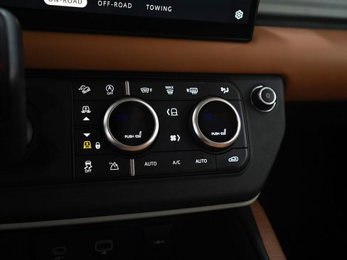 Used 2023 Land Rover Defender 130 First Edition image 23