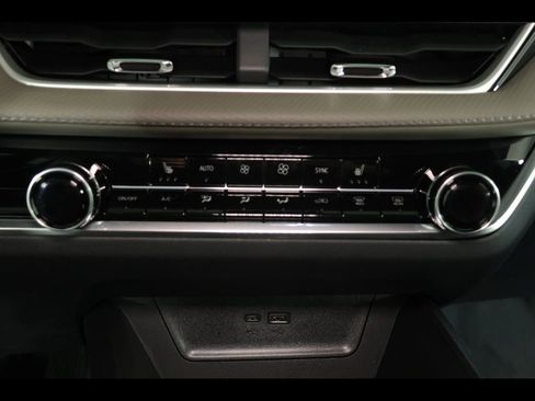 New 2026 Chevrolet Equinox LT FWD image 20