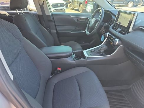 Used 2025 Toyota RAV4 LE AWD/4WD image 8