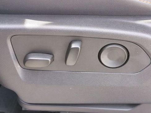 Used 2025 GMC Sierra 1500 AT4 w/ AT4 Premium Package image 15