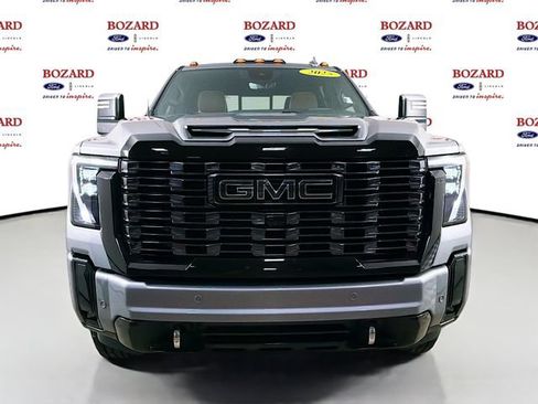 Used 2025 GMC Sierra 3500 Denali Ultimate AWD/4WD image 2