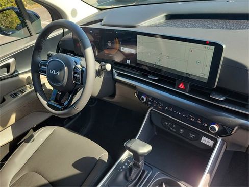 New 2026 Kia Carnival LXS image 8