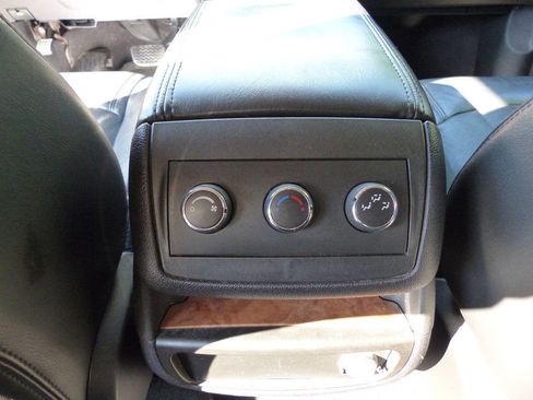 Used 2011 Buick Enclave CXL FWD image 39