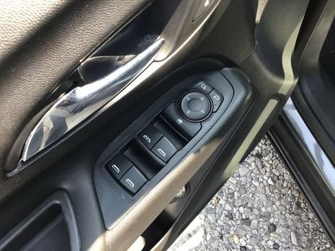 Used 2020 Chevrolet Equinox LT image 11