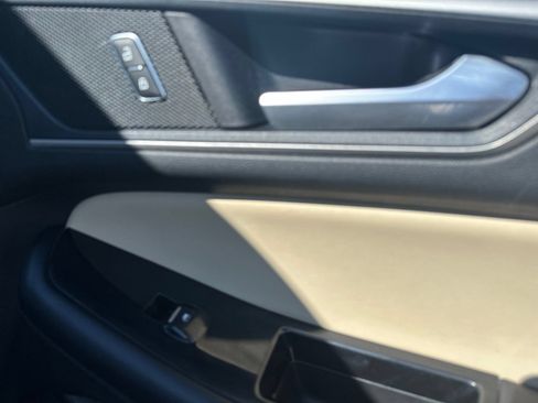 Used 2018 Ford Edge SEL w/ Equipment Group 201A AWD/4WD image 29