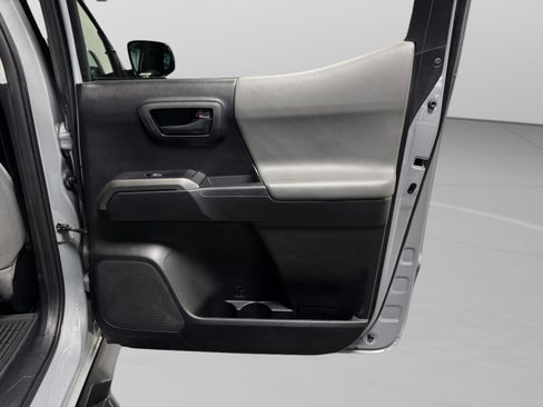 Used 2021 Toyota Tacoma SR5 image 36