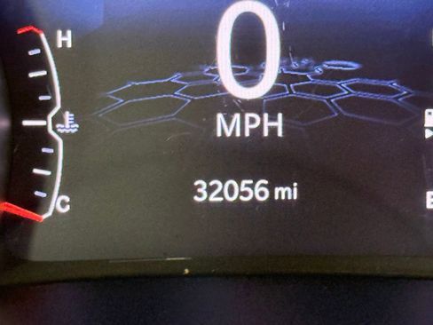 Used 2022 Jeep Compass Latitude image 25