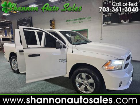 Used 2019 RAM 1500 Express w/ Express Value Package AWD/4WD image 1