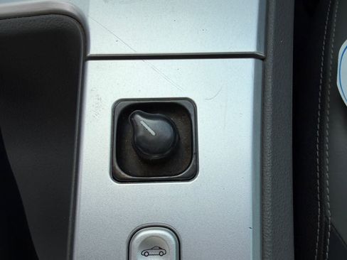 Used 2005 Chrysler Crossfire Limited RWD image 12