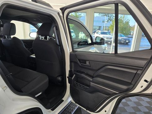 Used 2025 Toyota 4Runner SR5 image 38