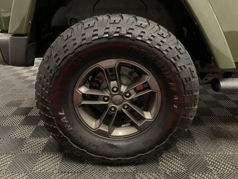 Used 2016 Jeep Wrangler Sahara image 19