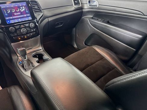 Used 2020 Jeep Grand Cherokee Altitude AWD/4WD image 25