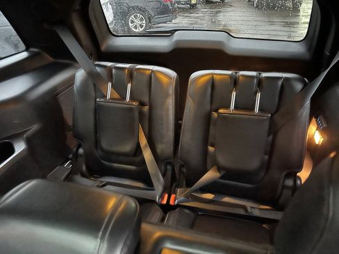 Used 2017 Ford Explorer Limited w/ Equipment Group 301A image 32