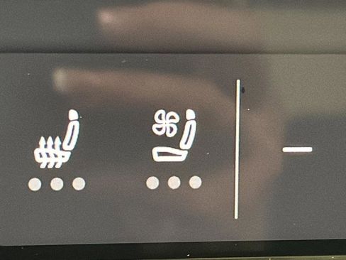 Used 2025 Volkswagen Atlas Peak Edition SE image 41