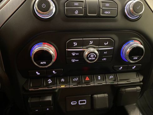 Used 2021 GMC Sierra 1500 Elevation w/ Preferred Package image 19