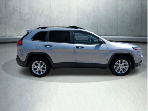 Used 2016 Jeep Cherokee Sport AWD/4WD image 7