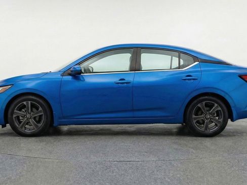 Used 2025 Nissan Sentra SV image 5