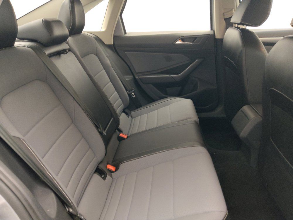 Used 2025 Volkswagen Jetta SE FWD image 19