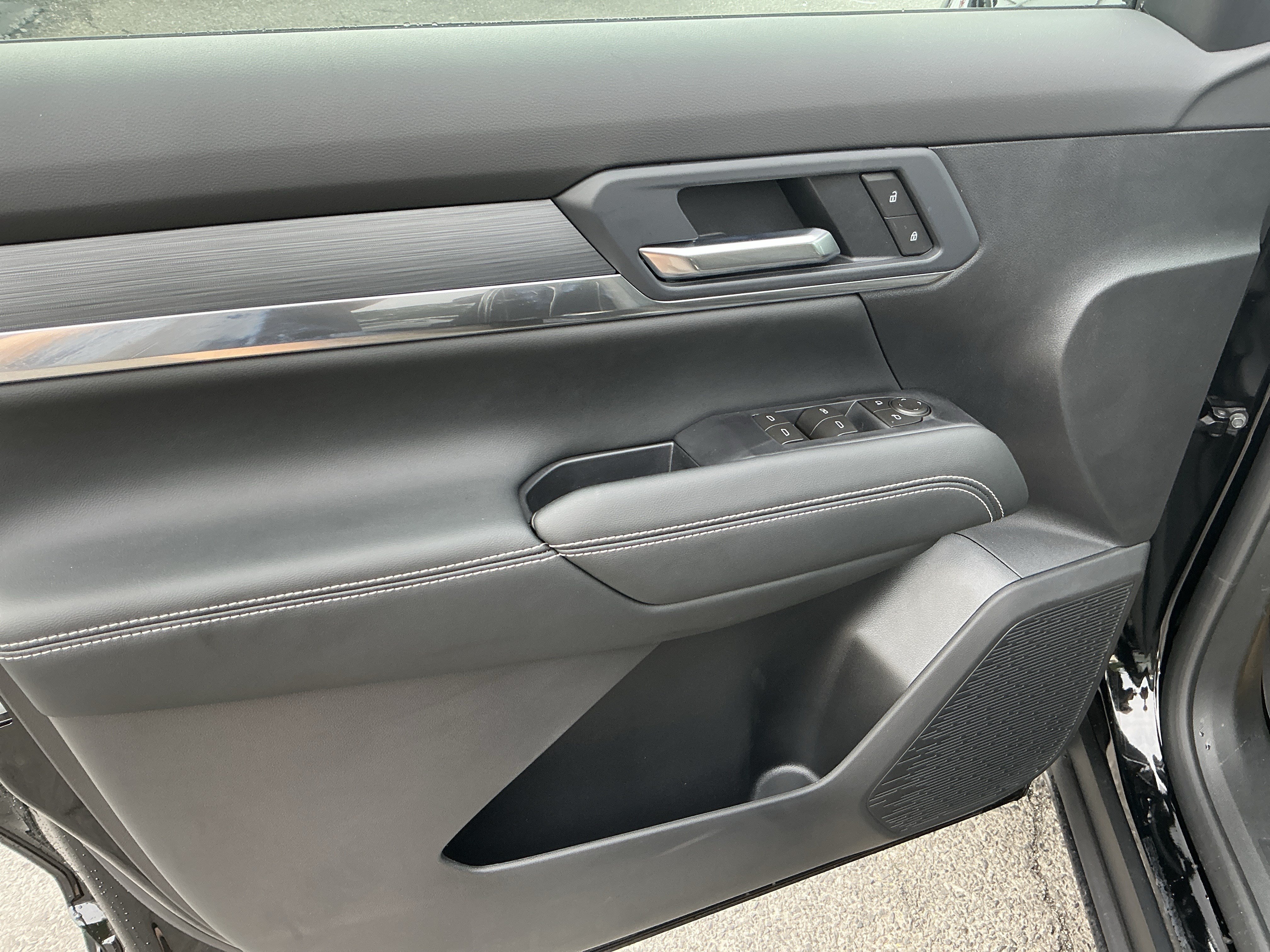 New 2026 GMC Terrain Elevation w/ LPO, Floor Liner Package AWD/4WD image 12