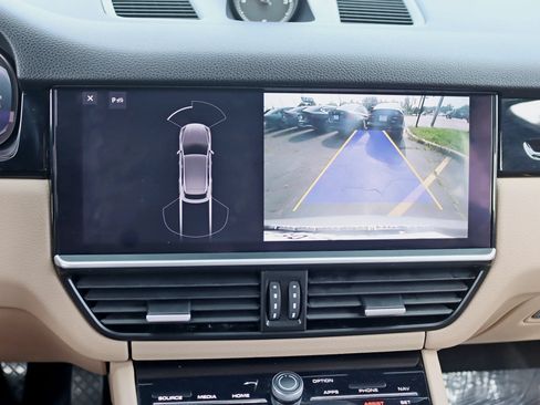 Used 2020 Porsche Cayenne AWD/4WD image 22