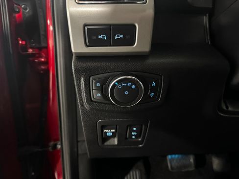 Used 2019 Ford F150 Lariat w/ Equipment Group 502A Luxury AWD/4WD image 36