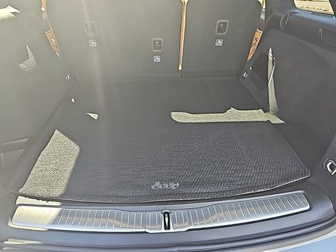 Certified 2025 Jeep Grand Cherokee Summit image 23