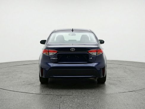 Used 2025 Toyota Corolla LE image 6