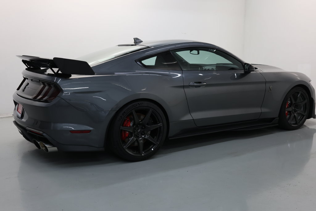 Used 2022 Ford Mustang Shelby GT500 w/ Carbon Fiber Track Pack RWD image 64