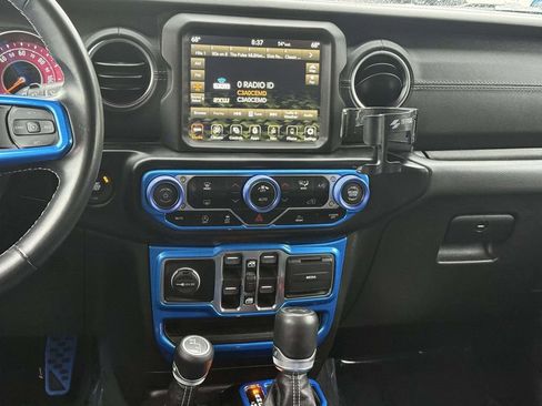 Used 2022 Jeep Wrangler Unlimited Sahara AWD/4WD image 22