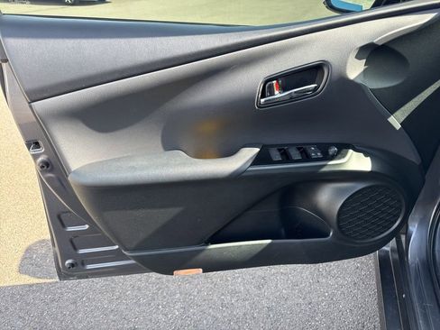 Used 2020 Toyota Prius Prime Limited image 19