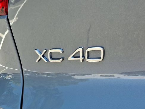Used 2024 Volvo XC40 B5 Plus w/ Protection Package Premier AWD/4WD image 35
