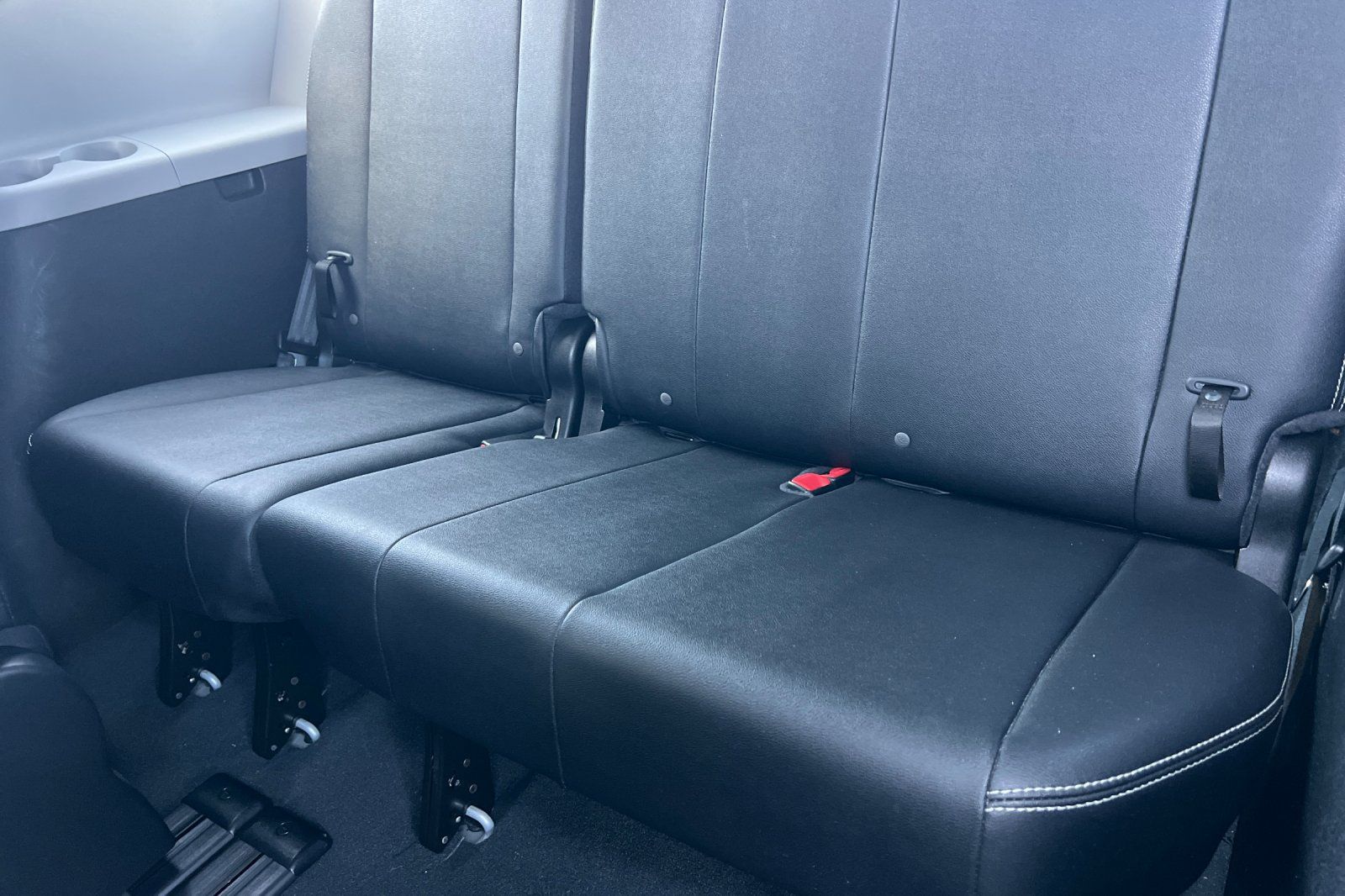Used 2020 Toyota Sienna SE w/ Carpet Mat Package FWD image 15