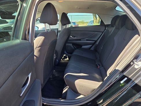 Certified 2023 Hyundai Elantra SE image 17