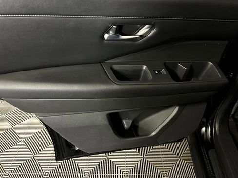 Used 2023 Nissan Pathfinder SL image 28