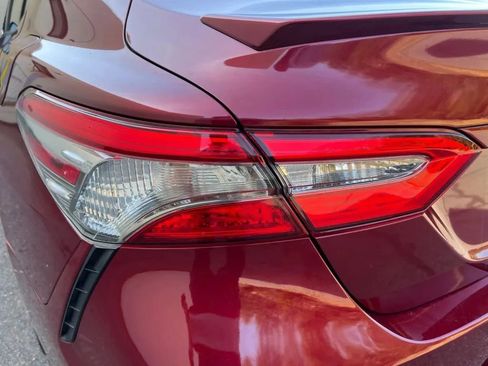 Used 2018 Toyota Camry SE w/ Convenience Package FWD image 37