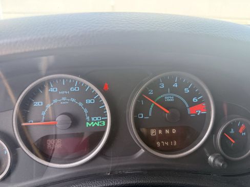 Used 2012 Jeep Wrangler Unlimited Rubicon AWD/4WD image 11