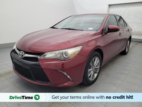 Used 2017 Toyota Camry SE image 1
