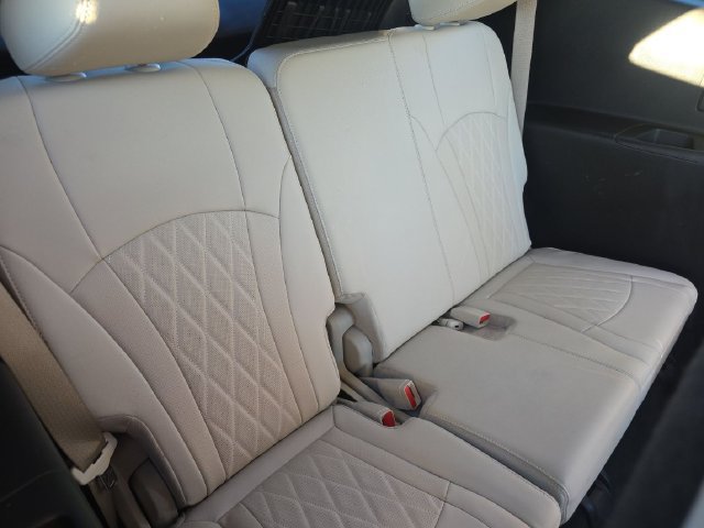 Used 2023 Buick Enclave Avenir w/ Avenir Technology Package AWD/4WD image 16